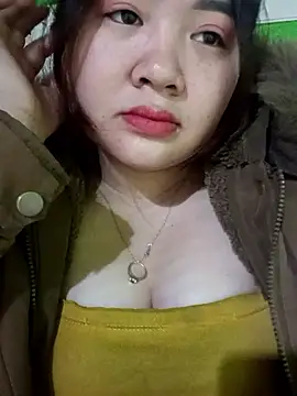 Bee-bgolden online show from 12/19/25, 01:23