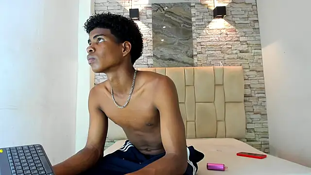 XAVI LEE online show from 11/24/25, 08:19