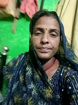 Snapshot of Hotgirl_AD chatting on 11/09/25, 04:00 Hotgirl AD online show from 11/09/25, 04:00