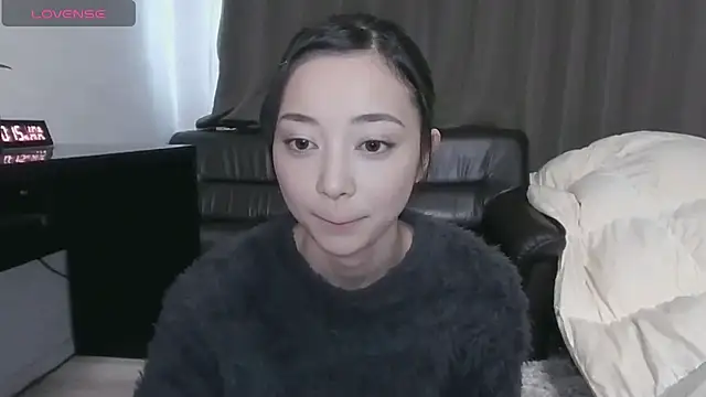 Snapshot of --Hina-- chatting on 02/27/26, 01:16 --Hina-- online show from 02/27/26, 01:16