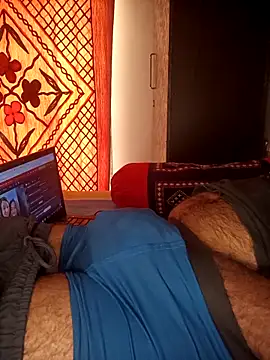 RubyEntity online show from 12/23/25, 04:21