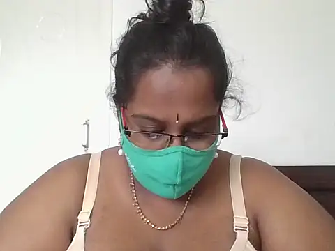 Snapshot of hootypriya chatting on 11/05/25, 08:47 hootypriya online show from 11/05/25, 08:47