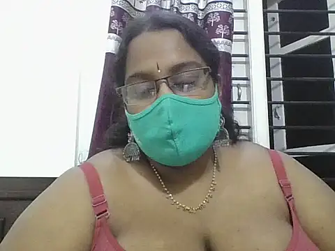 hootypriya online show from 01/12/26, 02:44