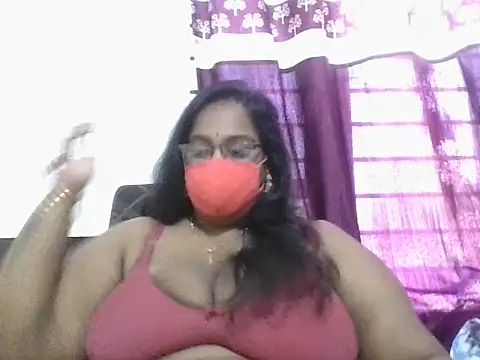 hootypriya online show from 03/10/26, 03:00
