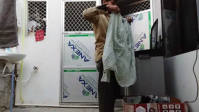 sageer097 online show from 12/15/25, 07:23