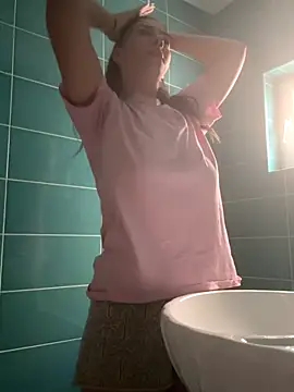 EdaQueen online show from 11/18/25, 07:13