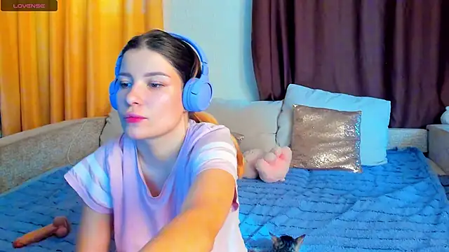 Eva purrr  online show from 11/25/25, 09:53