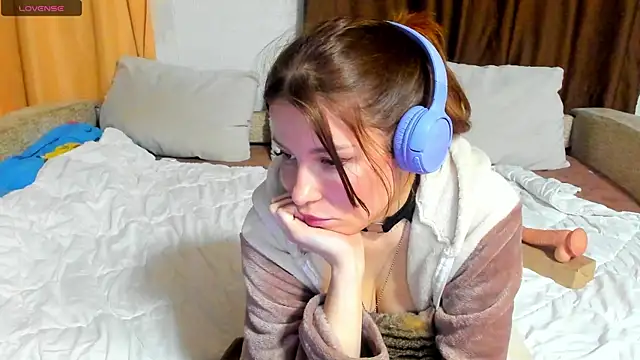 Eva purrr  online show from 03/13/26, 08:59