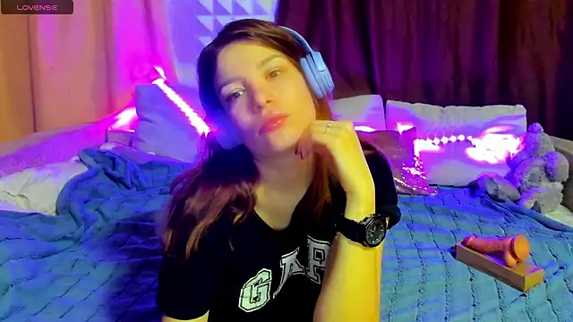 Eva purrr  online show from 04/11/26, 02:05