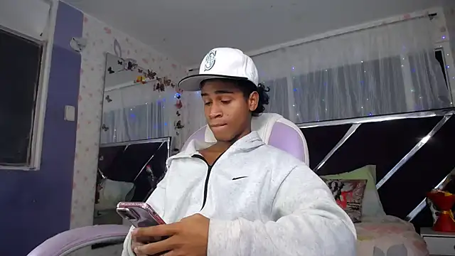 Santy bigcock 01 online show from 06/03/26, 01:41