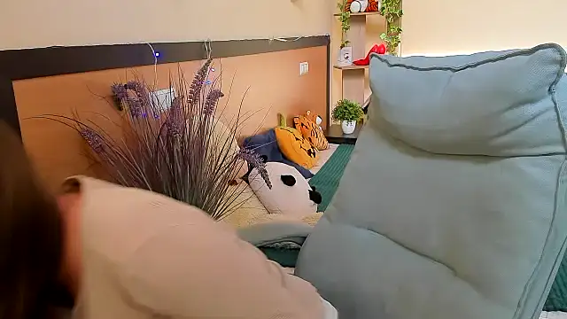 Nesie-Stoun online show from 11/17/25, 09:48