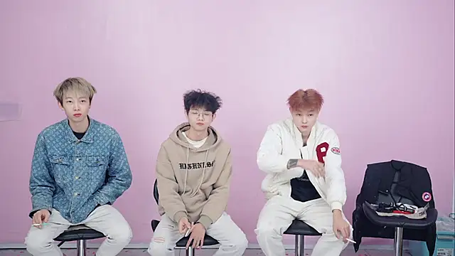 Beautifulboys-999 online show from 12/01/25, 07:35