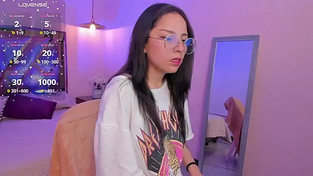 Kittyy patitas suaves online show from 12/14/25, 02:39