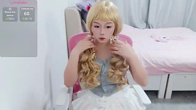 Snapshot of Flive-duo chatting on 11/05/25, 03:23 Flive-duo online show from 11/05/25, 03:23