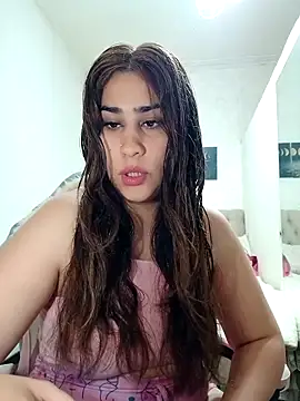 Snapshot of nahiarabiel33 chatting on 11/12/25, 01:00 nahiarabiel33 online show from 11/12/25, 01:00