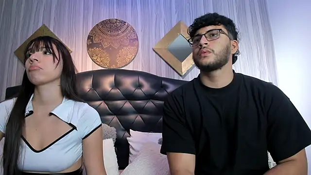 Snapshot of mikeandlucy_ chatting on 11/05/25, 01:33 mikeandlucy online show from 11/05/25, 01:33