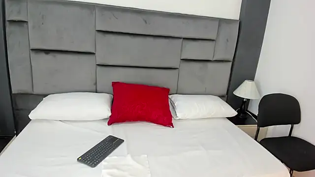 CatleyaSmith online show from 12/16/25, 11:59