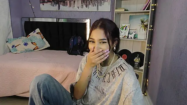 lyam ebony  online show from 12/01/25, 03:00