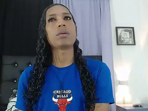 MiaCoock online show from 11/26/25, 12:28