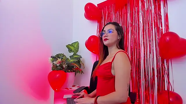 SaraAlvarezx online show from 02/15/26, 05:04