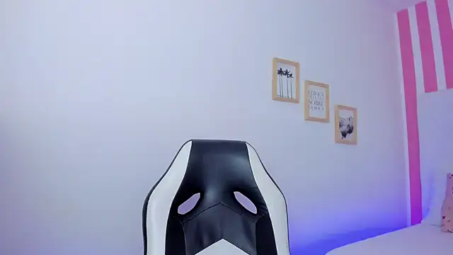 Emi Rosee online show from 11/29/25, 01:47