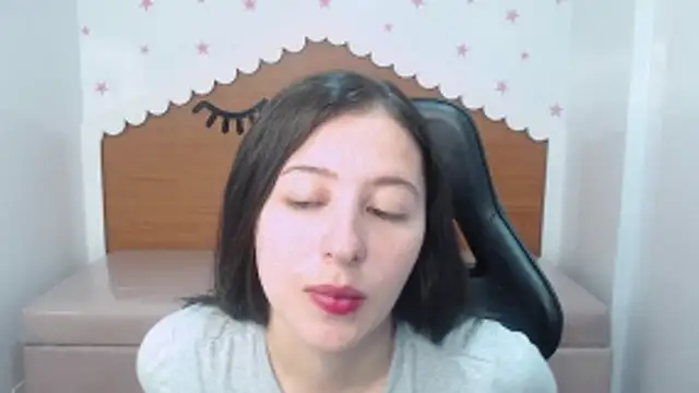 scarlett percy t online show from 11/26/25, 07:37