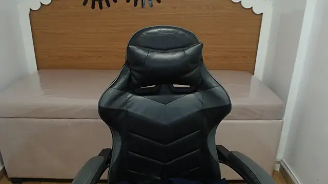 scarlett percy t online show from 12/03/25, 07:45