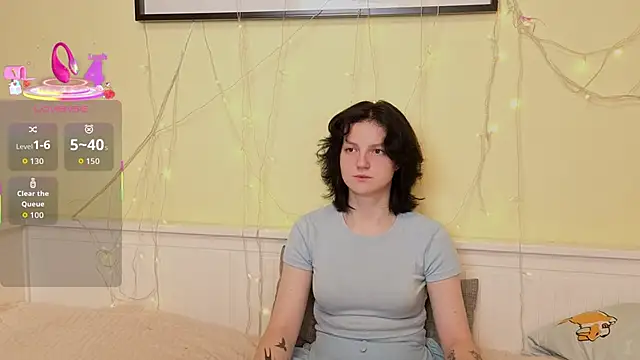 LatinaHuguenin online show from 11/29/25, 07:22