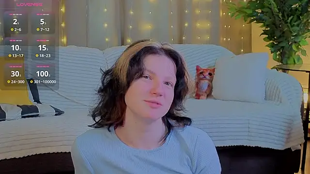 LatinaHuguenin online show from 02/03/26, 07:02