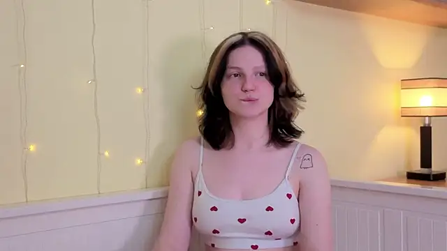 LatinaHuguenin online show from 02/05/26, 08:35