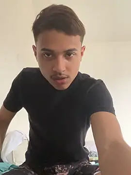 Guinovinho01 online show from 11/04/25, 08:19