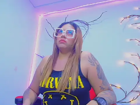 Snapshot of Isa_Boom chatting on 11/04/25, 08:41 Isa Boom online show from 11/04/25, 08:41