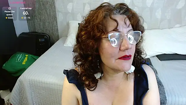 Rosalie Durand online show from 01/07/26, 08:00