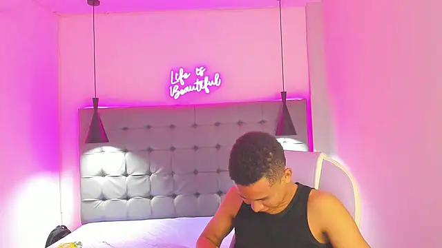 Liams18 online show from 11/22/25, 01:26