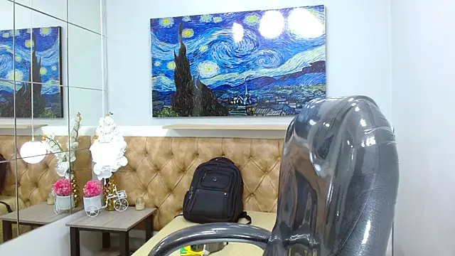 Liams18 online show from 12/14/25, 09:19