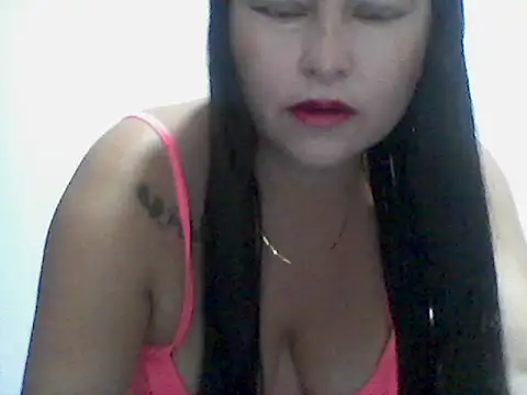 Snapshot of orianaxx01 chatting on 11/25/25, 03:06 orianaxx01 online show from 11/25/25, 03:06