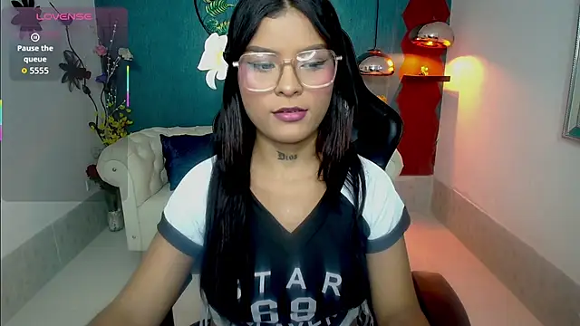 Scandarkmarie online show from 11/18/25, 11:26