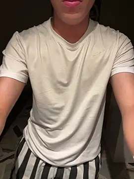 Snapshot of gatito_polo69 chatting on 11/05/25, 03:17 gatito polo69 online show from 11/05/25, 03:17