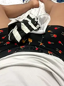 Snapshot of gatito_polo69 chatting on 11/30/25, 10:36 gatito polo69 online show from 11/30/25, 10:36