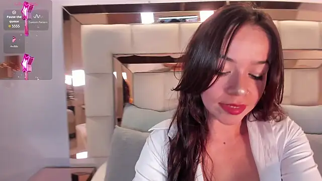 Snapshot of danielamonet chatting on 03/27/26, 05:23 danielamonet online show from 03/27/26, 05:23