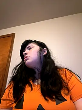 juicygoth202 online show from 11/10/25, 06:56