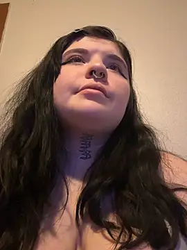 juicygoth202 online show from 11/19/25, 03:28