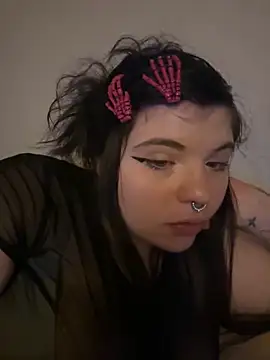 juicygoth202 online show from 11/21/25, 05:17