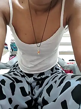 Isha kumari 69 online show from 02/16/26, 04:03