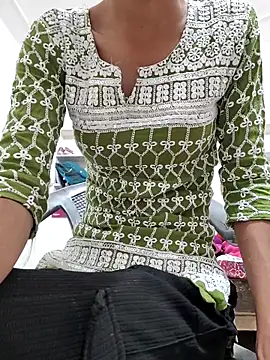 Isha kumari 69 online show from 02/17/26, 12:23