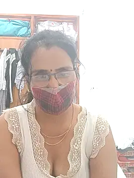 sanjana077 online show from 04/01/26, 08:15