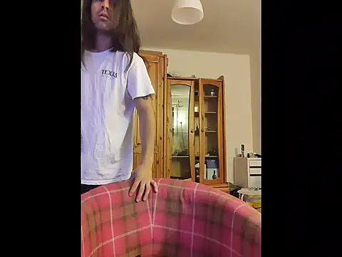 Snapshot of CharlyHemax chatting on 11/06/25, 09:26 CharlyHemax online show from 11/06/25, 09:26