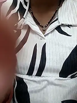 Snapshot of deewane-ki_deewaniyat chatting on 11/07/25, 06:13 deewane-ki deewaniyat online show from 11/07/25, 06:13