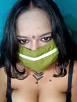 V HOT CUTE online show from 11/17/25, 10:21