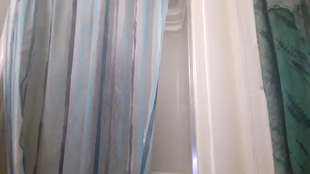 Snapshot of iratherbeunbothered chatting on 11/11/25, 09:31 iratherbeunbothered online show from 11/11/25, 09:31